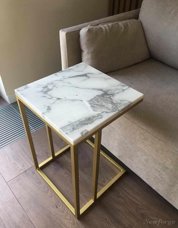 Мраморный столик Bianco Carrara