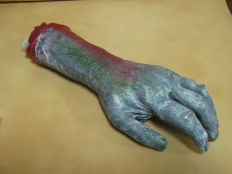 Рука зомби отрезанная