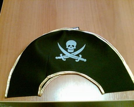 Шляпа пирата с зол. каймой