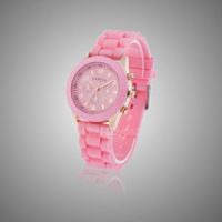 Розовые наручные часы Geneva