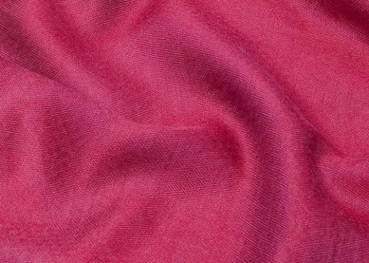 Шелковый розовый шарф цвета фуксии (шелк с шерстью), 1450 руб.
