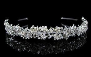Элегантная позолоченная белым золотом диадема невесты "Floral beauty" с кристаллами Сваровски