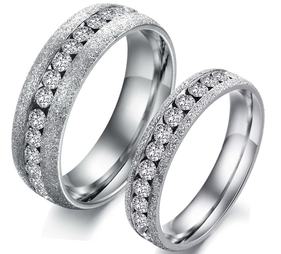 Свадебные кольца с алмазной крошкой