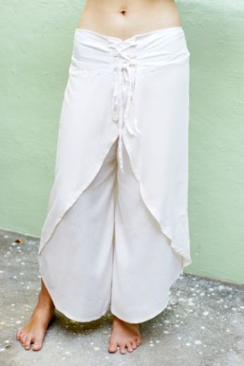купить белые штаны с запахом из Индии