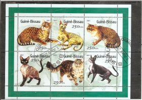 Кошки Гвинея -Бисау 2001 Малый лист (Гашеные)