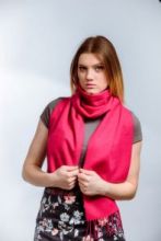 шарф 100% шерсть ягнёнка , модный клюквенный цвет Cranberry  ,плотность 6