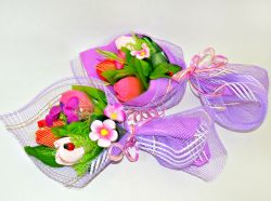 Букет из конфет №629 "Конфетные тюльпаны с розочками"