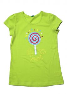Салатовая футболка для девочки с ярким принтом
