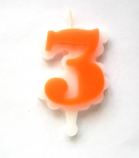Свеча цифра 3 (оранжевая)