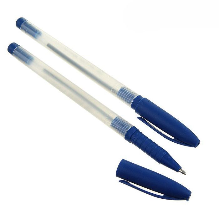 Синяя шариковая ручка с колпачком