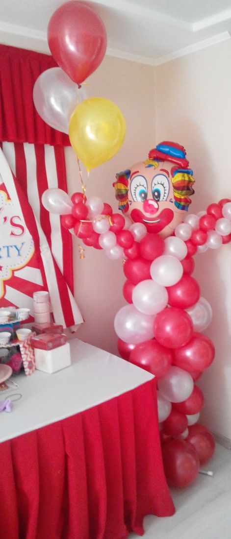 Клоун с 3 шарами