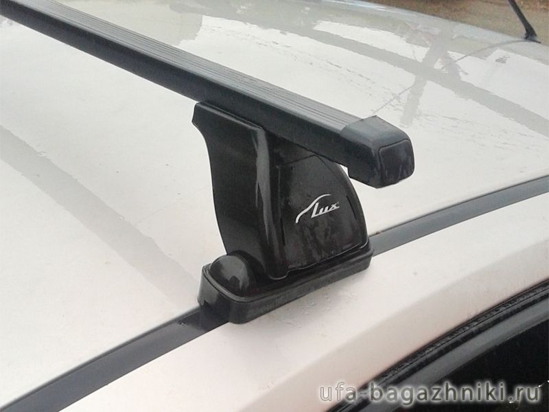 Багажник на крышу Hyundai i30, Lux, прямоугольные стальные дуги