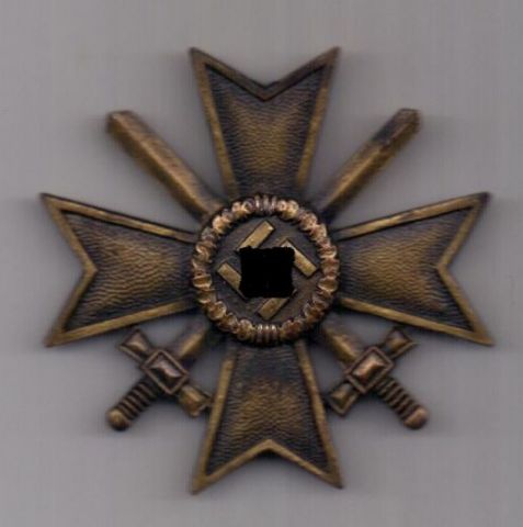 орден 1939 г. Крест за военные заслуги.