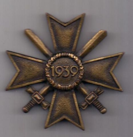 орден 1939 г. Крест за военные заслуги.