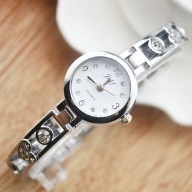 Часы женские на серебряном браслете "Эльче"