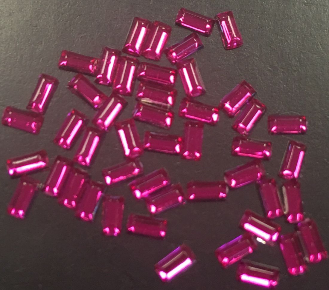 Стразы пластиковые прямоугольник 1,3х3мм уп/50шт (Pink)