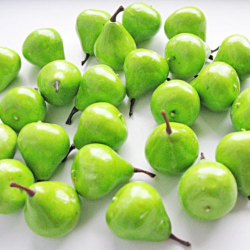 Груша-декор 3.5 см зеленая (муляж фруктов)
