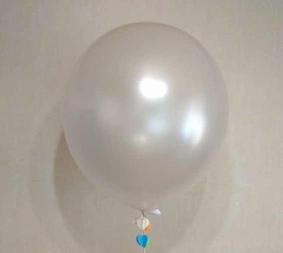 Белый перламутровый большой шар латексный с гелием