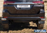Защита заднего бампера d76+d42 уголки Toyota Fortuner 2017-