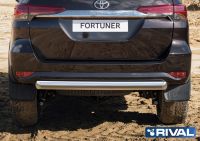 Защита заднего бампера d76 короткая Toyota Fortuner 2017-