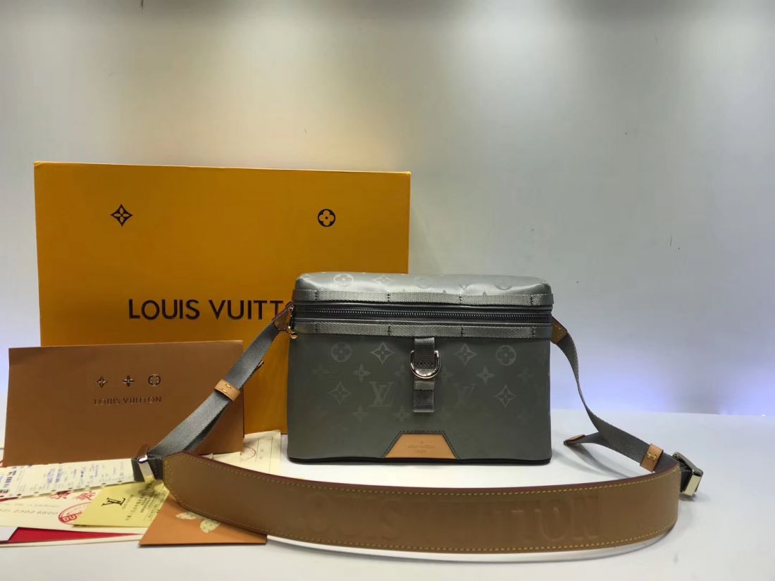 Сумка мессенджер Louis Vuitton Monogram Titanum