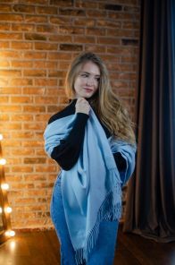 Роскошная классическая шотландская  шаль, высокая плотность, 100 % драгоценный кашемир, цвет Светлый Лазурит PALE LAPIS CLASSIC CASHMERE STOLE (премиум).