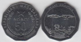 Мадагаскар 50 ариари 2005 UNC
