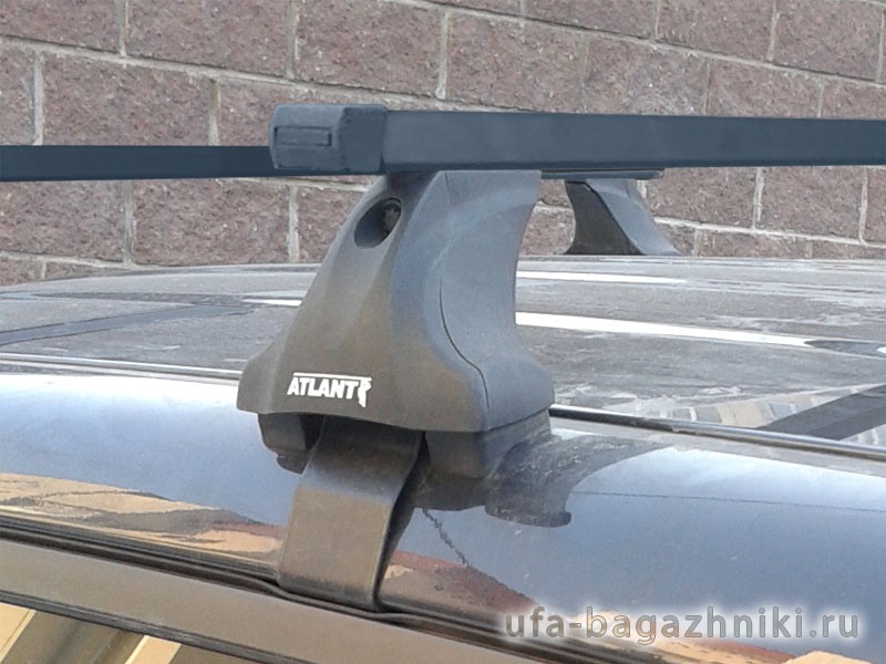 Багажник на крышу Toyota Hilux, Атлант, стальные прямоугольные дуги (в пластике)