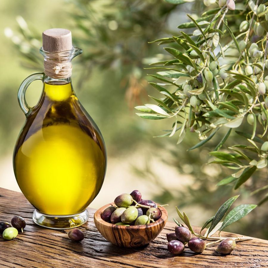 Оливковое масло имеет. Olive Oil масло оливковое. Олив Ойл масло оливковое. Экстра Вирджин олив Ойл. Масло "Olive Tree", 500 мл.