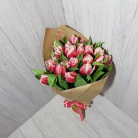 25 пионовидных тюльпанов