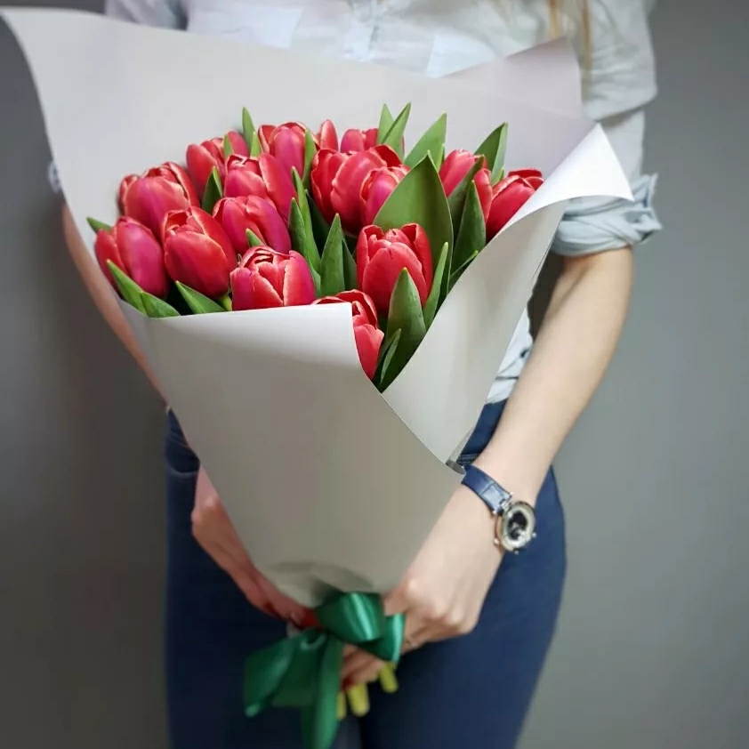 Красные тюльпаны 15 шт.
