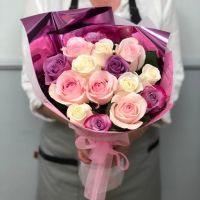 15 роз (Эквадорские) 60 см в красивой упаковке