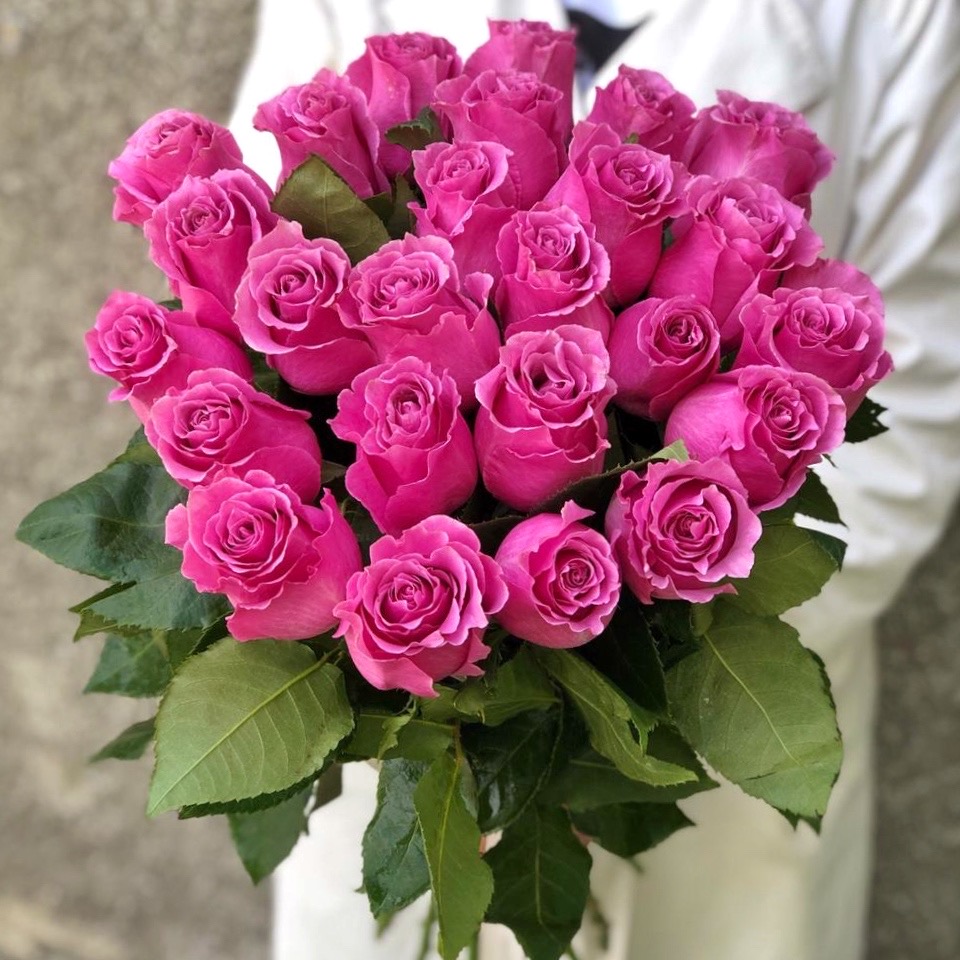 25 шикарных розовых роз с бесплатной доставкой по УФе | ПионПионыч