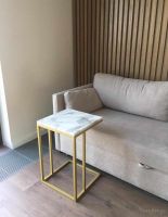 White Marble and Gold Metal Side Table, мраморный приставной столик, столик из беловго мрамора