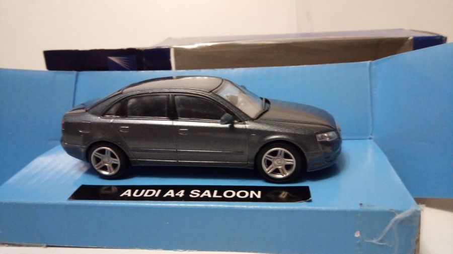 Audi  4 SALOON  (New Ray) 1/43