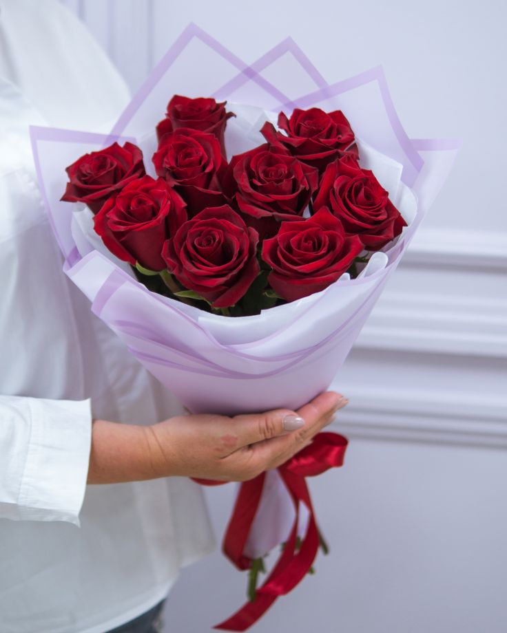 Букет из 9 красных роз "С Любовью!"