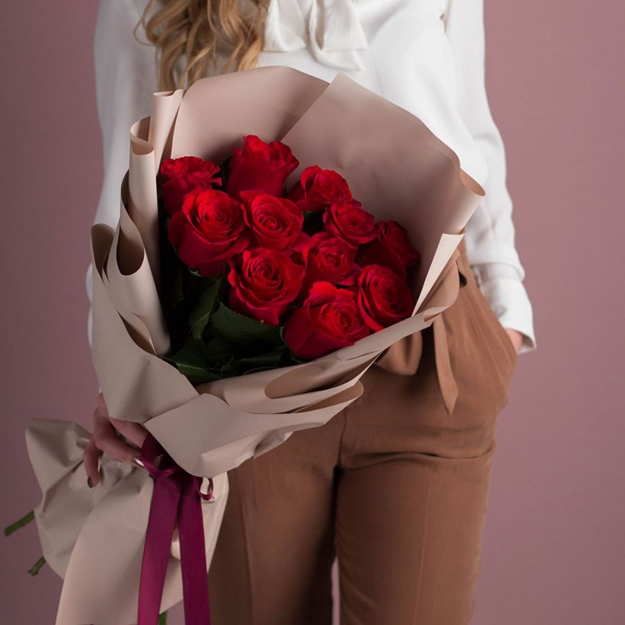 Классический букет из 11 красных роз