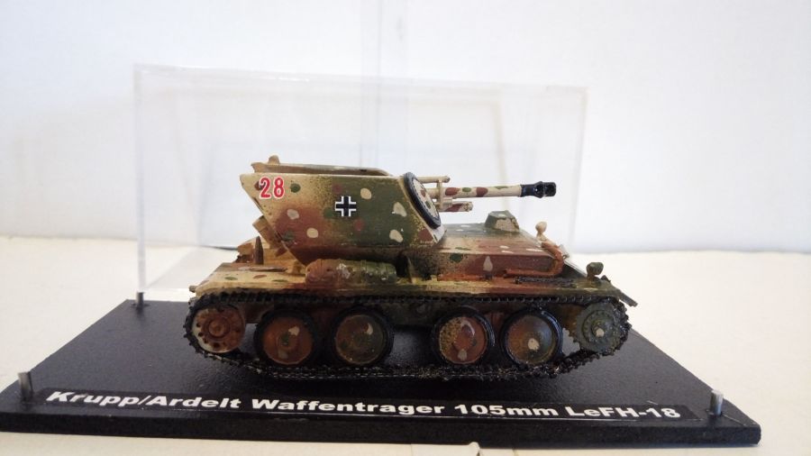 Немецкая САУ Krupp/Ardelt  Waffentrager 105mm LeFH-18 (1/72)