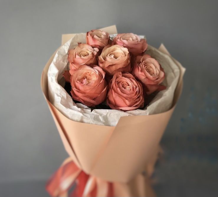 Букет «7 пионовидных роз»