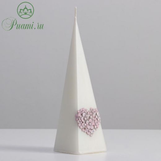 Свеча пирамида "Цветочное сердце", 6,5х6,5х23 см , жемчужный белый