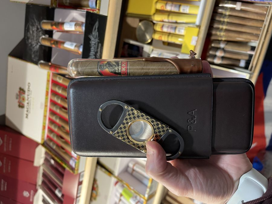 Подарочный сигарный набор с кожаным чехлом P&A и гильотиной