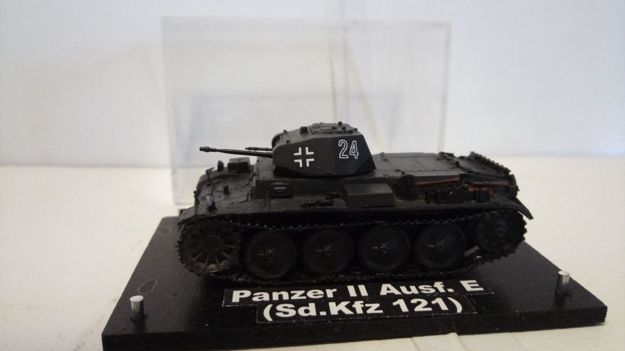 Немецкий танк Panzer II Ausf .E (Sd.Kfz 121)  (1/72) смола