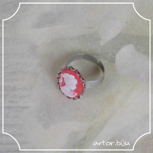 Кольцо с камеей Девушка фон розовый под серебро 13х18