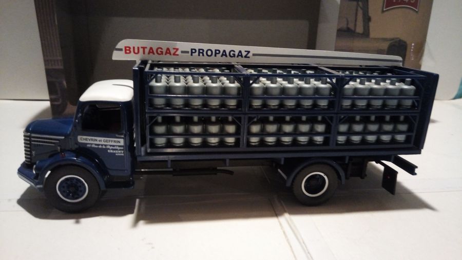 Французский грузовик UNIC ZU 42 BUTAGAZ 1956 (IXO-Hachette ) 1/43