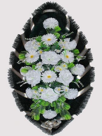 Фото Ритуальный венок из искусственных цветов #20 белый из гвоздик, роз и зелени