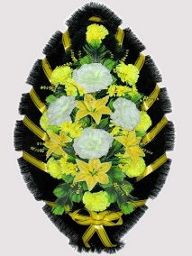 Фото Ритуальный венок из искусственных цветов #9 желто-белый из гвоздик, лилий и зелени