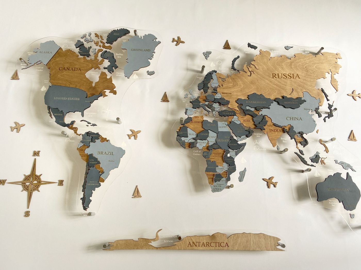 Цвет "Нью-Йорк", Многоуровневая карта мира из дерева