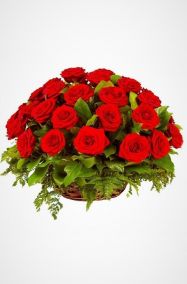 Фото Ритуальная корзина из живых цветов 30 красных роз