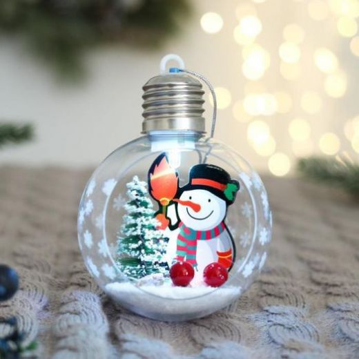 Шар пластик свет d-8 см "Зимние фантазии" Снеговик с метлой, с ягодками, прозрачный