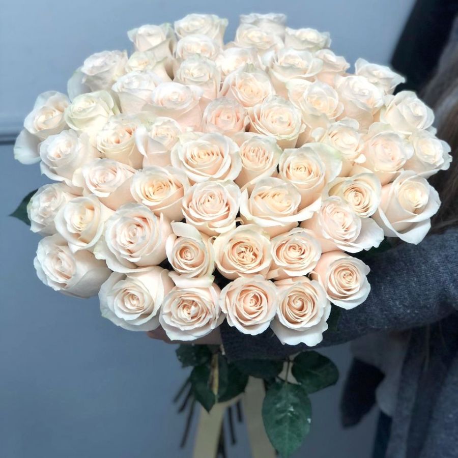Белые розы 60 - 70 см (от 11 шт)